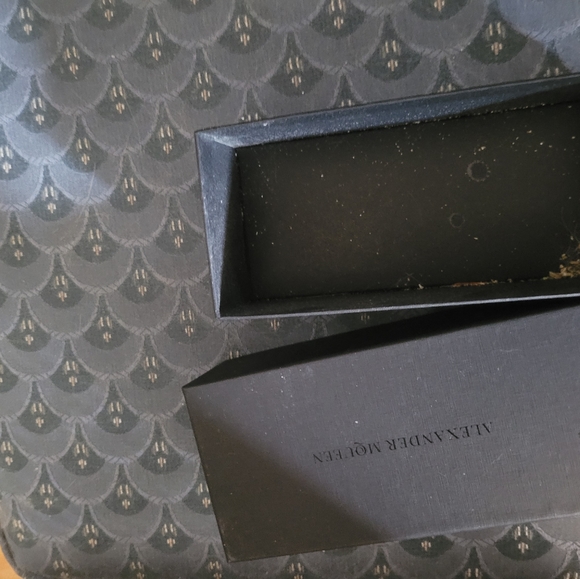 Case - SOLD, NLA - Picture 2 of 2